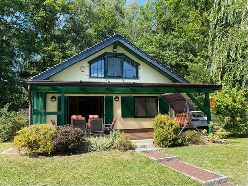 Außenansicht - Ferienhaus mit direktem Seezugang
