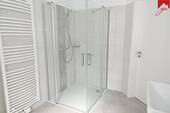 Badezimmer mit Dusche - 