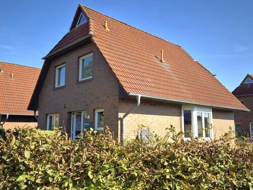 Straßenansicht - Einfamilienhaus mit Carport im Seemannsort Barßel