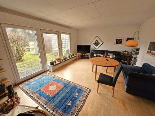 Wohnzimmer - 3 Zimmer Mehrfamilienhaus, Wohnhaus in Bad Bederkesa