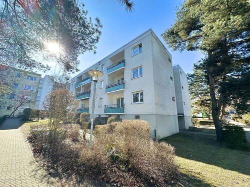 Fassade - Gepflegte 2 Zimmer mit sonnigem Ostbalkon und ruhiger Umgebung - Tegel-Reinickendorf