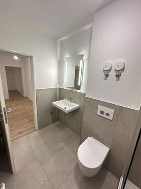 Bad - 5 Zimmer Etagenwohnung in Tirschenreuth