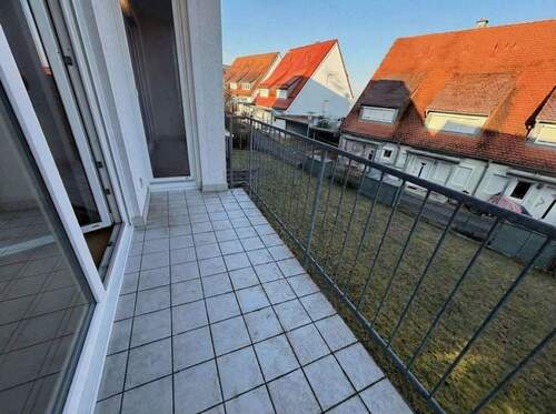 Balkon von zwei Zimmern betretbar - 