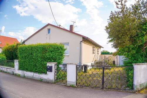 10_1.jpg - AUKTION: idyllisch gelegenes, leerstehendes Wohnhaus mit Garage und Nebengebäude