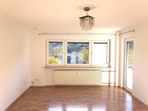 Wohnzimmer - 4 Zimmer Etagenwohnung zum Kaufen in Oberndorf am Neckar