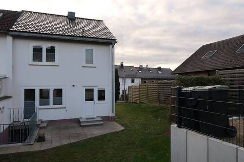 Ansicht Garten I - 3 Zimmer Mehrfamilienhaus, Wohnhaus zum Kaufen in Lemgo