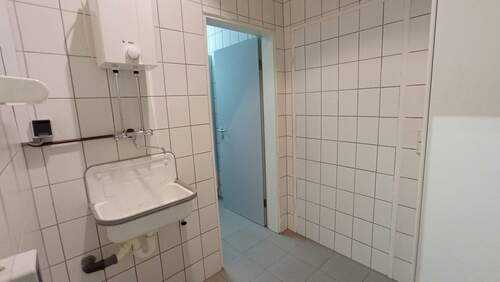dritter WC-Raum, im hinterem Bereich - 