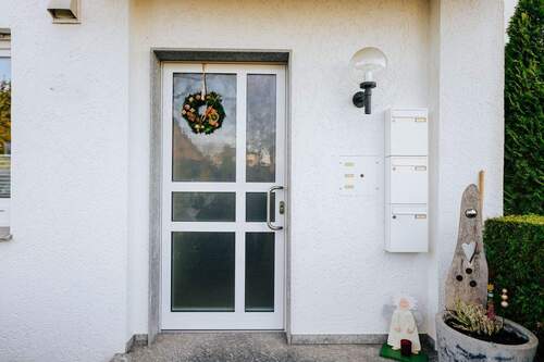 Haustür - 8 Zimmer Reihenmittelhaus in Leopoldshöhe