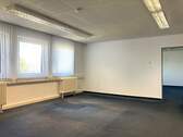 Büroraum 1, Gegenblick, Tür zu Raum 2 - 