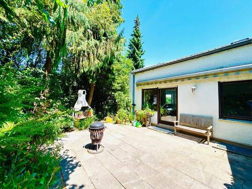 Ihre Doppelhaushälfte & Terrasse vom Garten - 5 Zimmer Doppelhaushälfte zum Kaufen in Regensburg