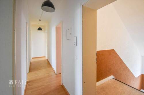 Flur - Etagenwohnung mit 70,00 m&sup2; in Krefeld zum Kaufen