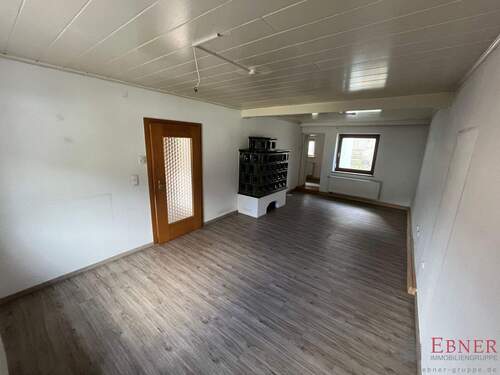 Wohnzimmer - 5 Zimmer Einfamilienhaus in Bach an der Donau