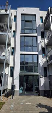 Treppenhaus außen - 3 Zimmer Etagenwohnung in Schweinfurt