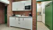 Küche mit Kühlschrank - 