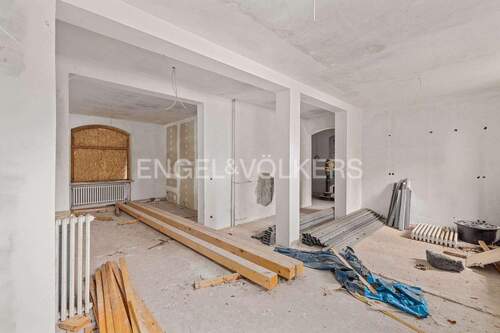Essbereich mit Blick ins Wohnzimmer - 