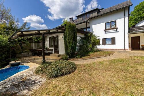 Ansicht - 5 Zimmer Einfamilienhaus in Amberg