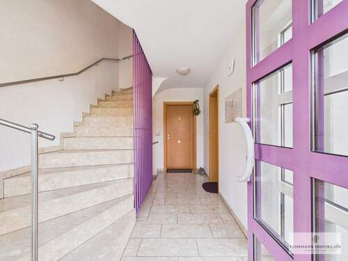 Treppenhaus - 3 Zimmer Etagenwohnung in Saarbrücken / Güdingen