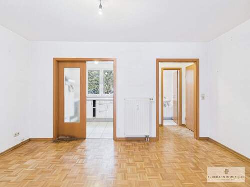 Essbereich mit Blick zur Küche - 