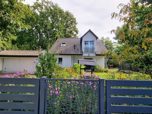 Straßenseite - 5 Zimmer Einfamilienhaus in Schöneiche bei Berlin