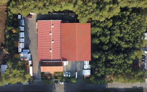 Luftaufnahme - Gewerbeobjekt mit Büro-, Wohn- und Hallenflächen Verkehrsgünstig gelegen