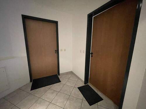 2 Wohnungen (1. OG) - 