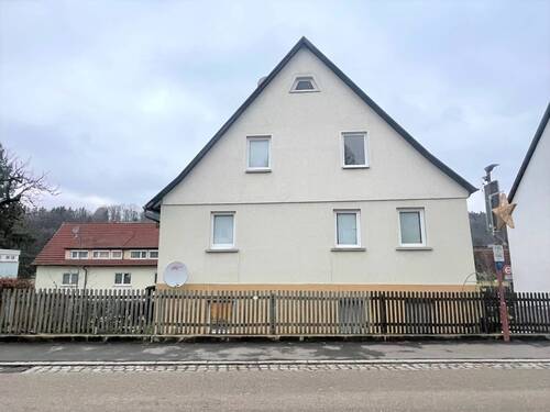 Außenansicht - 8 Zimmer Mehrfamilienhaus, Wohnhaus zum Kaufen in Abtsgmünd