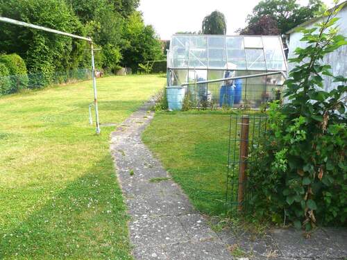 ausladender Hintergarten - 