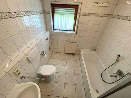 Badezimmer mit Tageslicht - 