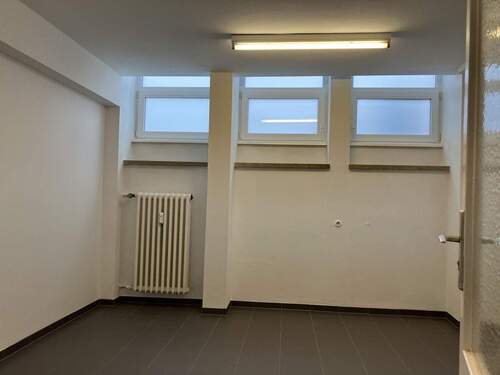 In der Mieteinheit im UG: Büro 