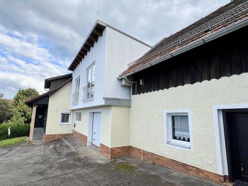 Hausansicht - 6 Zimmer Einfamilienhaus zum Kaufen in Dieterskirchen