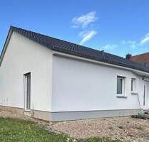 Neuwertiger Bungalow in Abenberg - Wärmepumpe, Fußbodenheizung, Ausbaupotenzial
