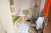 Badezimmer mit Dusche - 