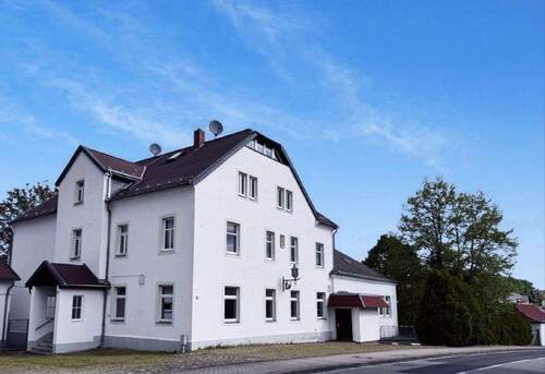 Hausansicht - Saniertes Mehrfamilienhaus nahe der Dresdner Heide!