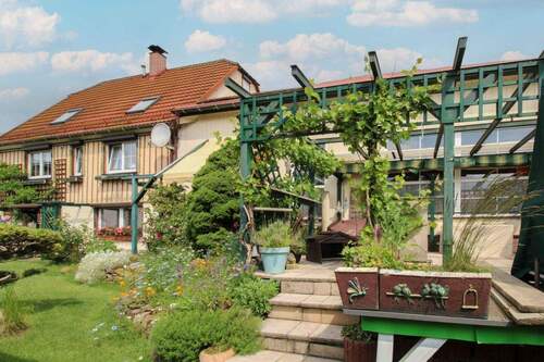 Terrasse 02 - Wohnen und Arbeiten an einem Ort! EFH mit Werkhalle, Garten, und Garage