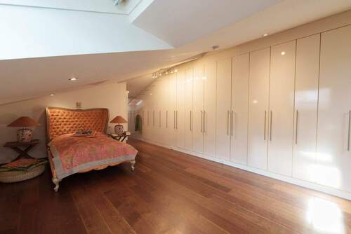 Luxuriöse Dachgeschoss-Schlafzimmer - 