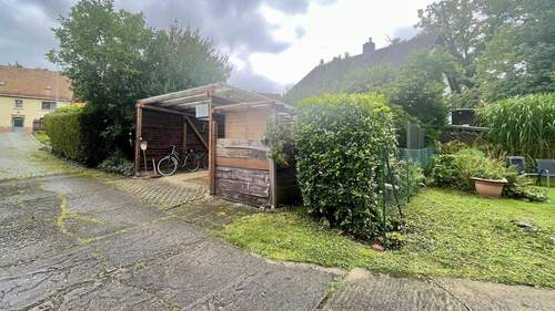 Einfahrt und Carport - 5 Zimmer Einfamilienhaus zum Kaufen in Pulsnitz