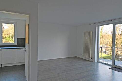 Wohnzimmer - 2 Zimmer Etagenwohnung in Essen