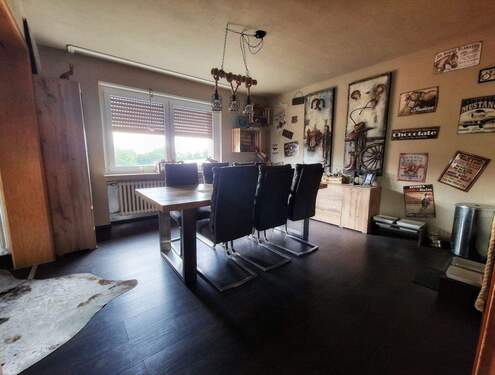 Wohn-Esszimmer - Helle Wohnung mit Balkon und Garage!