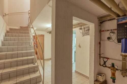 Treppe ins Kellergeschoss - 