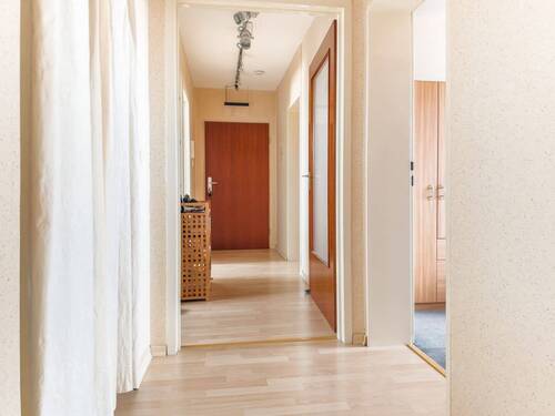 Flur - 4 Zimmer Etagenwohnung zum Kaufen in Hameln