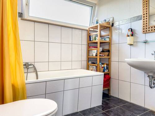 Badezimmer - Etagenwohnung mit 82,00 m&sup2; in Hameln zum Kaufen