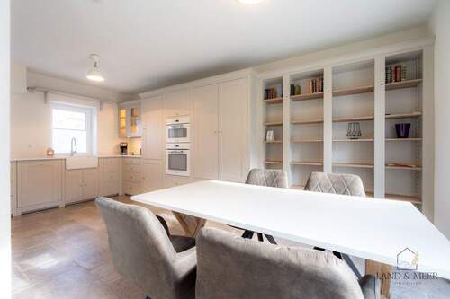 Wohnung 1 - 7 Zimmer Mehrfamilienhaus, Wohnhaus zum Kaufen in Neustadt in Holstein