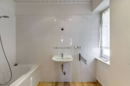 Bad mit Fenster - 