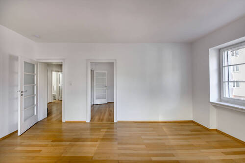Wohnzimmer Blick zum Flur - Etagenwohnung mit 86,00 m&sup2; in München zur Miete