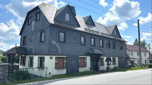 Straßenansicht - 9 Zimmer Einfamilienhaus zum Kaufen in Beiersdorf