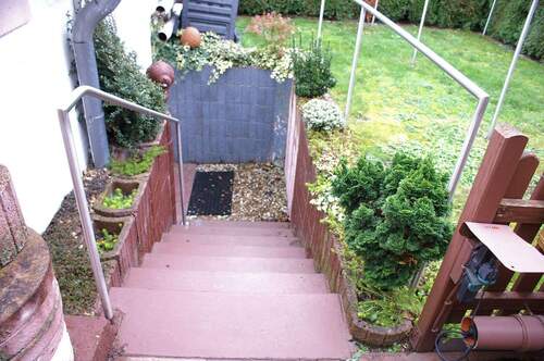 Treppe zur Garage - 