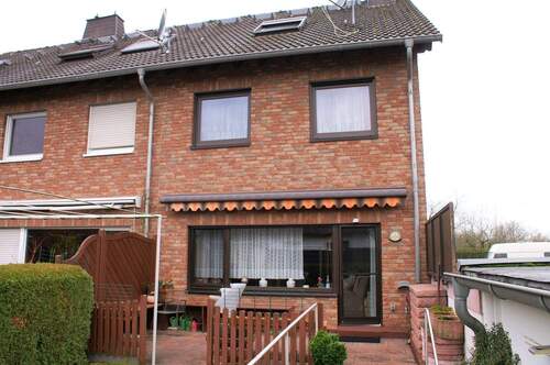 Rückanischt - 4 Zimmer Mehrfamilienhaus, Wohnhaus in Hennef (Sieg)