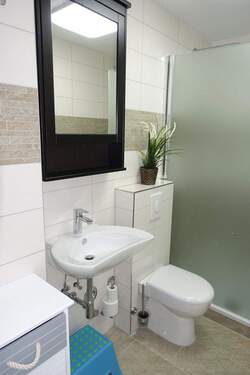 modernes Badezimmer - 