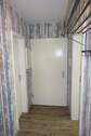 Flur mit Kammer links - 