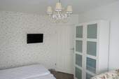 Schlafzimmer mit TV-Anschluss - 